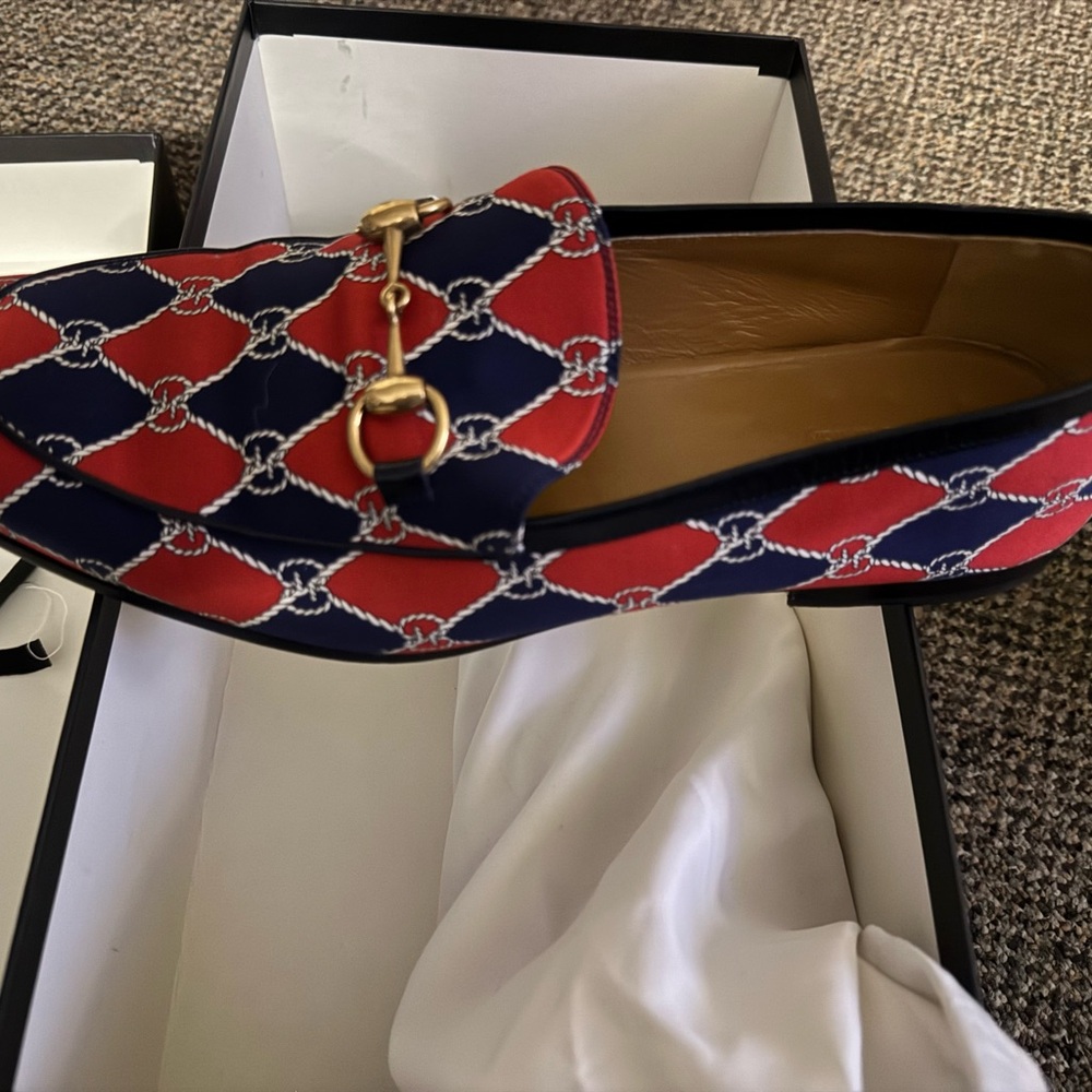 Men’s Gucci loafer size 12 . worn two times!!